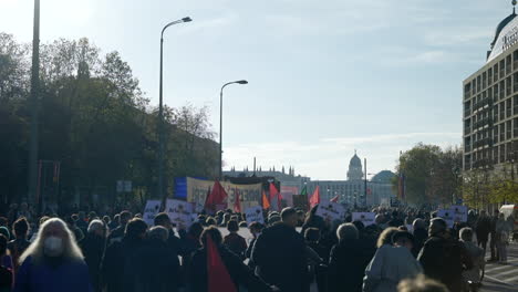 Establisher-shot-of-crowd-protesting-against-energy-crisis-in-Europe-in-Berlin