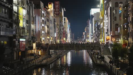 Osaka-Dotonbori-Canal-in-the-Evening,-Evening-Lights-Illuminating-City