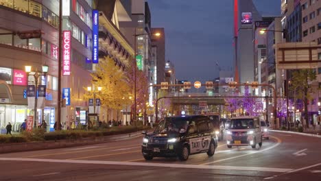 Mido-suji-Street-in-Osaka-Illuminated-during-Winter-Season