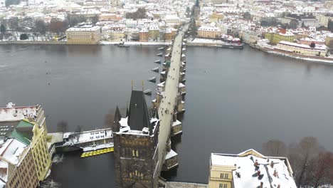 Vogelperspektive-Auf-Die-Berühmte-Karlsbrücke