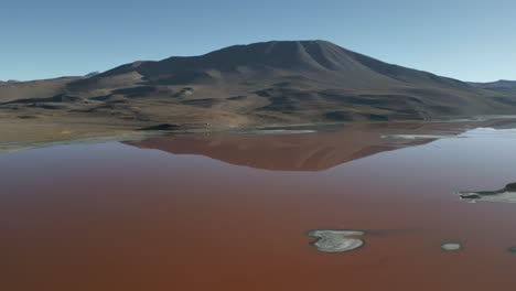 Laguna-Colorada-Rote-Salzseelagune-Bolivien,-Antenne-über-Geschütztem-Tierschutzgebiet,-Andenlandschaft,-Potosi-Erdwunder