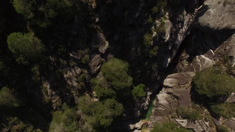 Deep-Canyon-River,-Natural-Scenic