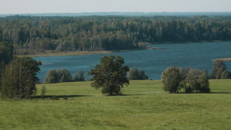 Lake-Pintelis-In-Wunderschöner-Lage