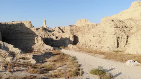Luftdrohne,-Die-über-Dem-Hingol-Nationalpark-In-Balochistan-Aufsteigt