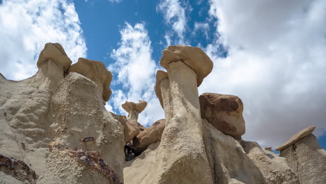 Timelapse,-Bisti-Badlands-Wilderness,-Clouds-Moving-Above-Hoodoo-Sandstone-Rock-Formations,-New-Mexico-USA