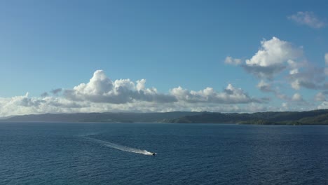 Speedboat-sailing-on-blue-sea-of-Cayo-Levantado,-Samana-in-Dominican-Republic