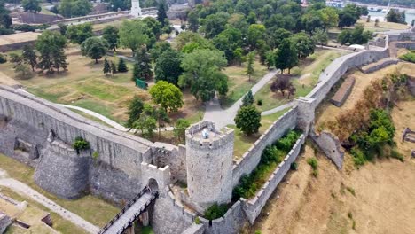 Belgrader-Festung-Panorama_erstaunlicher-Blick-Auf-Kalemegdan-Mit-Blick-Auf-Die-Sava,-Die-Donau-Und-Die-Stadt