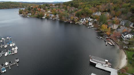 Sunapee-Lakefront,-New-Hampshire-USA
