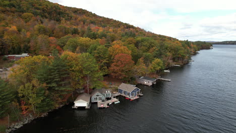 Sunapee-Lake-Lakefront,-Newbury,-New-Hampshire-USA