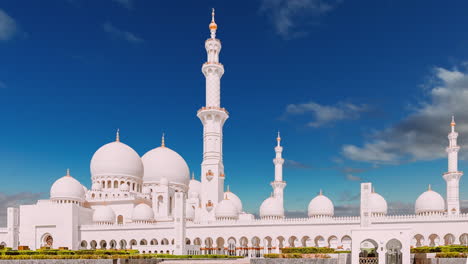 Moschee,-Muslim,-Arabisch,-Nahöstliche-Architektur,-Religion,-Islam,-Islamisches-Modernes-Gebäude,-Kuppel,-Minarett,-Dubai-denkmal,-Heilige-Moschee,-Wolken,-Zeitraffer-himmelsersatzeffekt