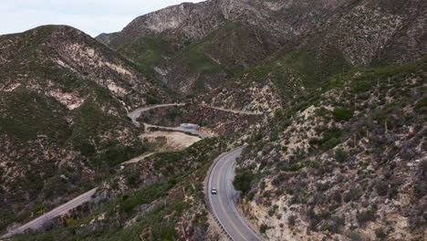 Luftaufnahme-Des-Angeles-Crest-Highway-In-Den-San-Gabriel-Mountains-Im-Süden-Kaliforniens