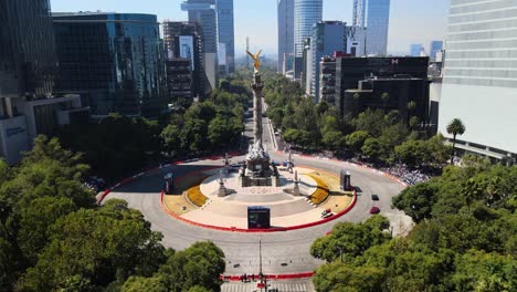 Tire-Hacia-Atrás-En-Exhibición-De-Carreras-De-F1-En-La-Ciudad-De-México