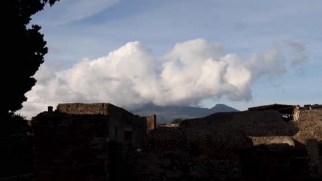 Pompeji-Zeitraffer-Wolken-Und-Struktur