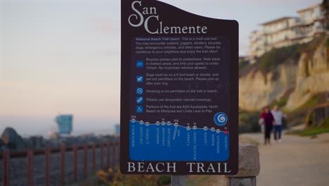 Señal-De-Sendero-De-Playa-De-San-Clemente-California