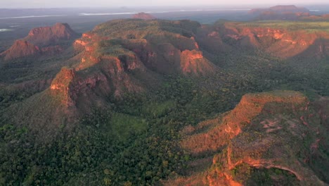 Aerial-view-of-"cerrado"-ecosystems-and-sedimentary-sandstone-rock-formations-from-Chapada-das-Mesas,-Philadélfia,-Tocantins,-Northeastern-Brazil