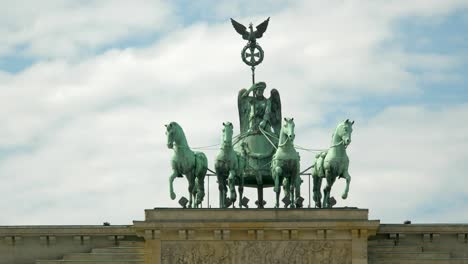 Close-up-view-of-the-Brandenburg-gate-monument
