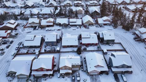 Aerial-of-houses-in-Oak-Harbor,-Washington-covered-in-a-fresh-blanket-of-snow