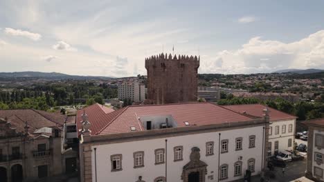 Huldigungsturm-Von-Schloss-Chaves,-Portugal