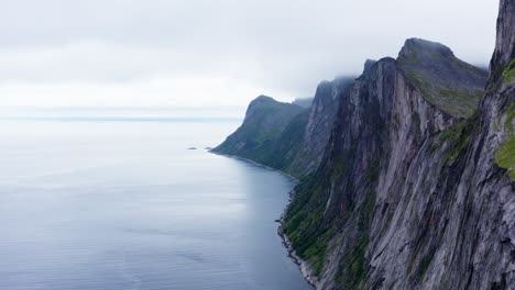 Segla-Mountain-Hike-Facing-Serene-Seascape-Of-Senja-Island,-Norway