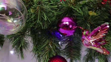 Crystal-christmas-ornaments.-Pink-hummingbird-and-ball