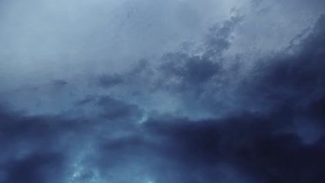 Timelapse-De-Tormenta,-Cielo-Azul-Con-Nubes-En-Movimiento