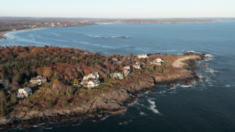 Stunning-wide-angle-aerial-shot-of-Prouts-Neck-in-Scarborough,-Maine