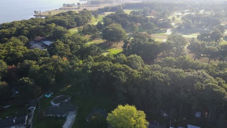 Aerial-push-in-toward-the-Muskegon-country-club-in-Muskegon
