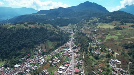 Highlands-Mountains-Valley-Road-Near-Quetzaltenango-Xela,-Guatemala