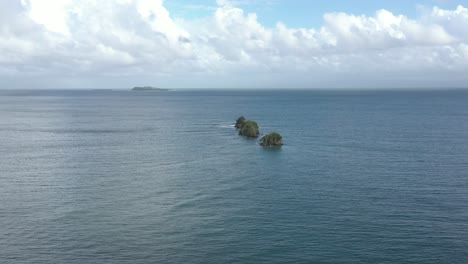 Sea-rocks-in-Samana-Bay,-Dominican-Republic