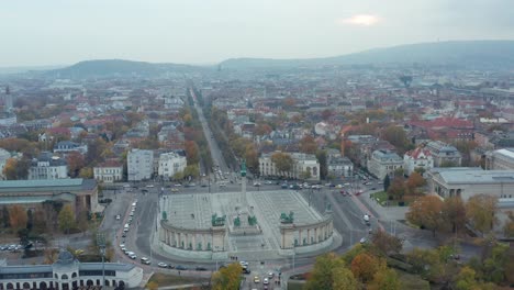 Panoramic-aerial-view-of-Heroes'-Square-in-Budapest,-Hungary