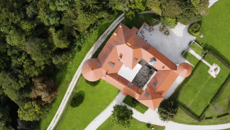 Luftaufnahme-Des-Berühmten-Schlossgebäudes-Bogensperk-In-Slowenien