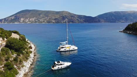 Luxury-Boats-At-Foki-Beach-In-The-Ionian-Island-Of-Kefalonia,-Greece