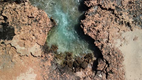 Quobba-blowholes-rock-pools-on-a-summers-day