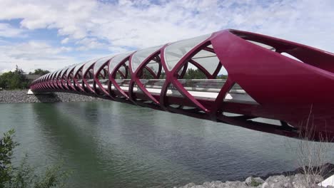 Unique-helix-design-of-Calatrava-Peace-Bridge-over-Bow-River,-Calgary