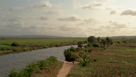 Liegt-über-Dem-Fluss-Kwanza,-Angola,-Afrika-5