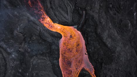 details-of-the-lava-flowing-from-Cumbre-Vieja-volcano-from-a-drone