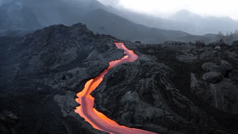 drone-flying-close-to-the-lava-streams-of-the-Cumbre-Vieja-volcano-during-eruption