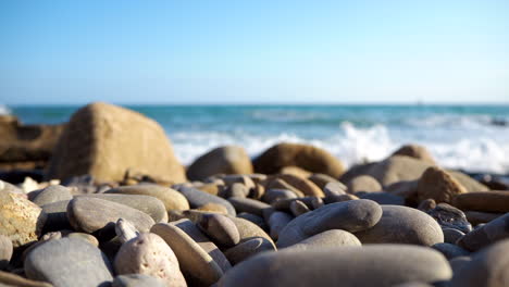 Piedras-En-La-Playa-Del-Mar