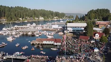 Gig-Harbor-Marina-And-Boatyard---People-Watching-The-Free-Outdoor-Concert-Held-At-The-Skansie-Brothers-Park-And-Netshed-In-Gig-Harbor,-Washington,-USA