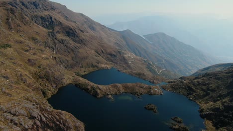 4K-Luftaufnahmen-Von-Drohnen-über-Der-2.-Und-3.-Lagune-Von-Pichgacocha-Aus-Ambo,-Huanuco,-Peru-In-Den-Anden