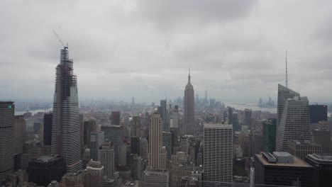 Rainy-Cloudy-Day-Above-Manhattan,-New-York-USA