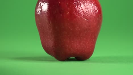 Ein-Roter-Apfel-Auf-Chroma-Hintergrund