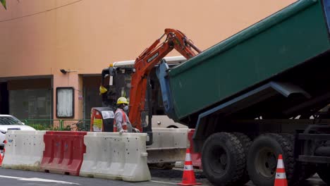 Bauarbeiter,-Die-Daran-Arbeiten,-Singapur-Straßen-Zu-Verbessern,-Zu-Reparieren