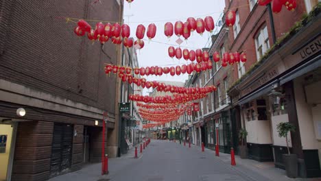 Lockdown-in-London,-Chinatown-completely-empty-during-the-Corona-Virus-pandemic-2020,-with-Chinese-lanterns
