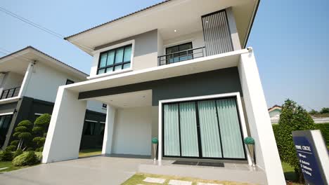 White-Modern-Contemporary-Home-Exterior-Design