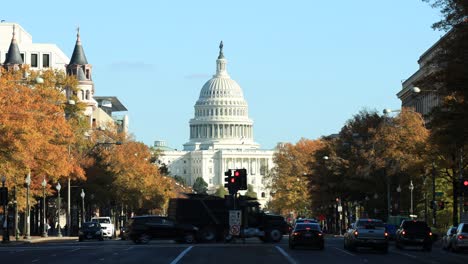 Capitol-building-and-Pennsylvania-Avenue-road-traffic
