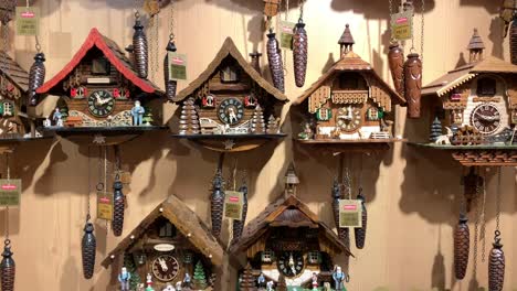 Cuckoo-clocks-are-one-of-the-most-famous-creations-by-the-Swiss,-and-here-we-can-see-a-variety-of-them