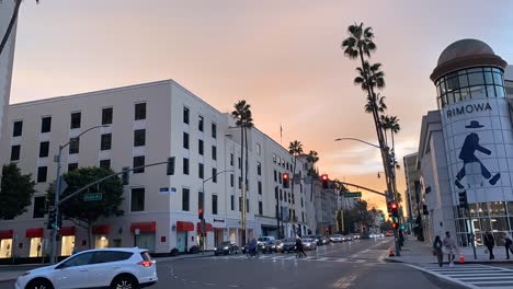 Rodeo-Drive-time-lapse-at-sunset-in-Beverly-Hills,-California