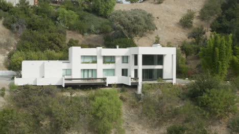 Weißes,-Modernes-Herrenhaus-In-Beverly-Hills