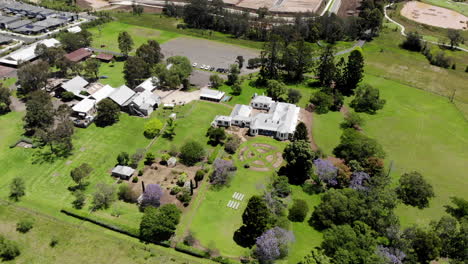 tracking-aerial-of-Gledswood-Homestead-and-surroundings